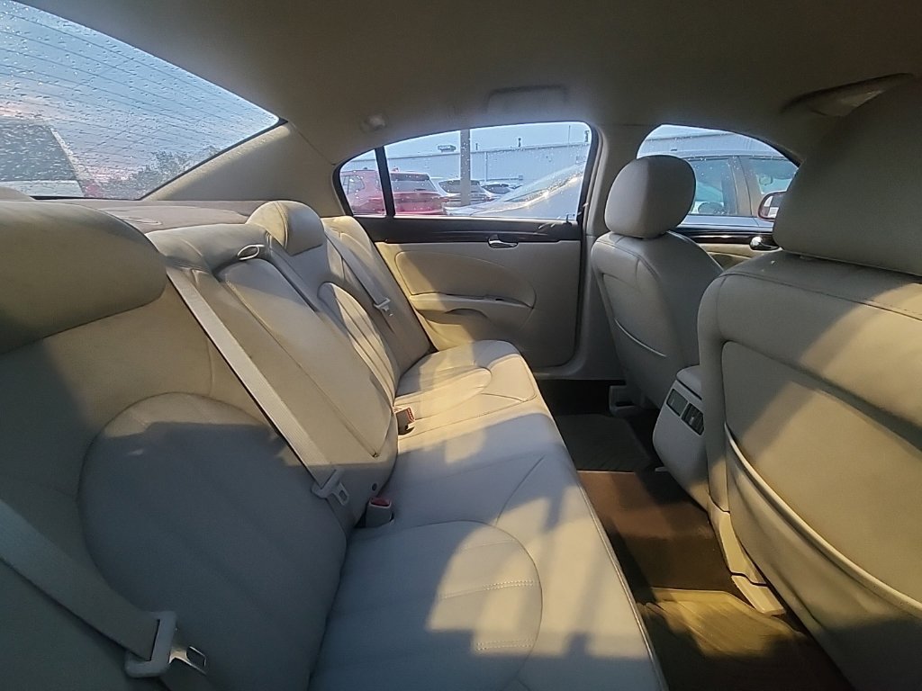 Used 2008 Buick Lucerne CXL w/ Driver Confidence Package FWD image 4