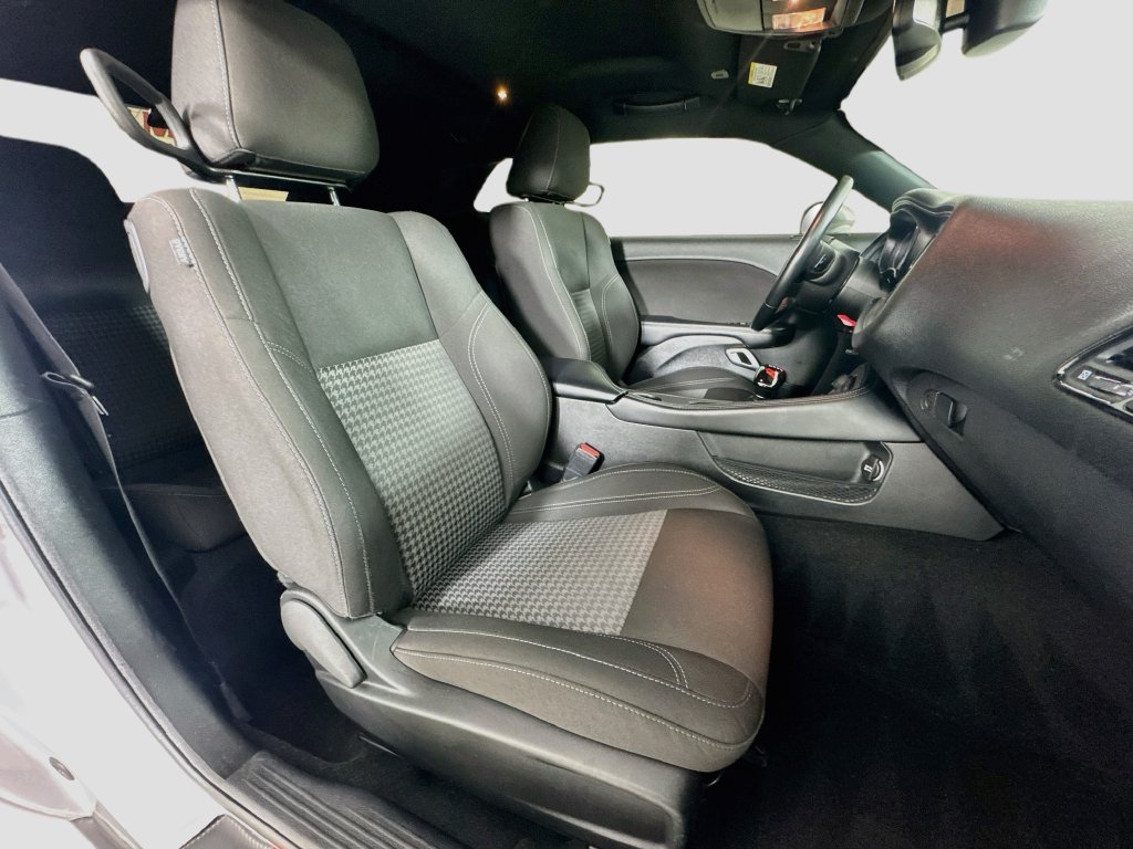 Used 2023 Dodge Challenger SXT RWD image 28