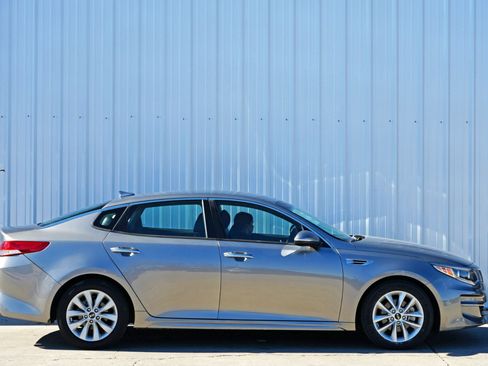 Used 2016 Kia Optima EX image 48