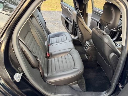 Used 2014 Ford Fusion SE w/ Equipment Group 202A image 8