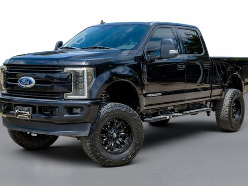 Used 2019 Ford F250 Lariat w/ Lariat Ultimate Package AWD/4WD image 4