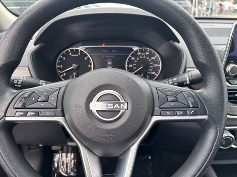 Used 2024 Nissan Altima 2.5 SV image 26