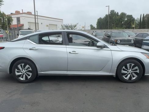Used 2023 Nissan Altima 2.5 S FWD image 7