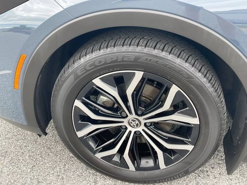 Certified 2026 Toyota Crown AWD/4WD image 16