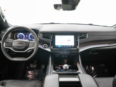 Used 2024 Jeep Wagoneer Series II image 19