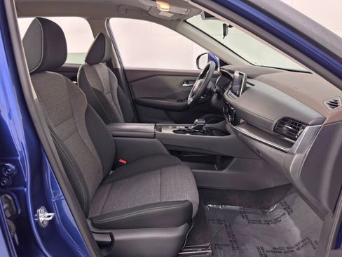 Used 2022 Nissan Rogue SV image 14