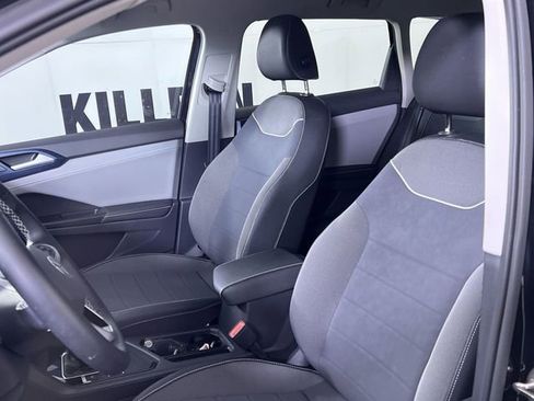 Used 2024 Volkswagen Taos SE image 11