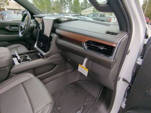 New 2026 GMC Yukon Denali w/ Sun & Power Step Package image 47