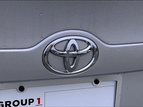 Used 2014 Toyota Camry L image 10