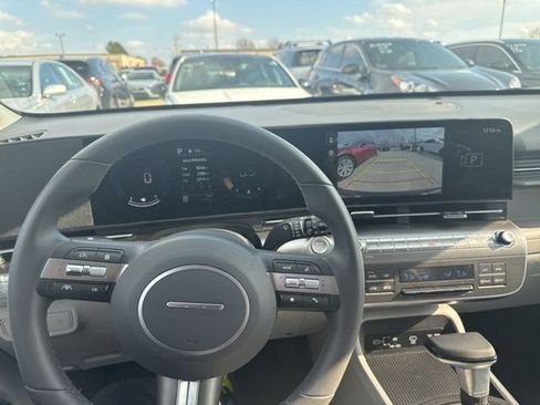Used 2025 Hyundai Kona SEL image 14