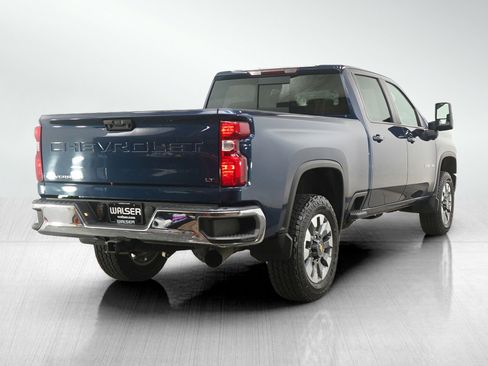 Used 2022 Chevrolet Silverado 2500 LT w/ Convenience Package image 5