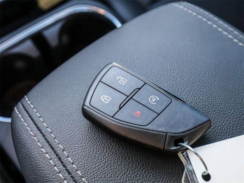 New 2026 GMC Canyon Elevation w/ Convenience Package image 30