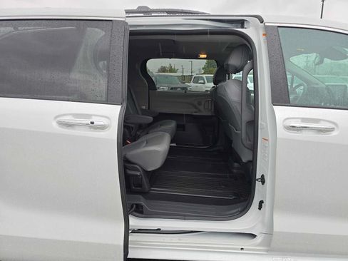 Used 2024 Toyota Sienna XLE w/ XLE Plus Package AWD/4WD image 12