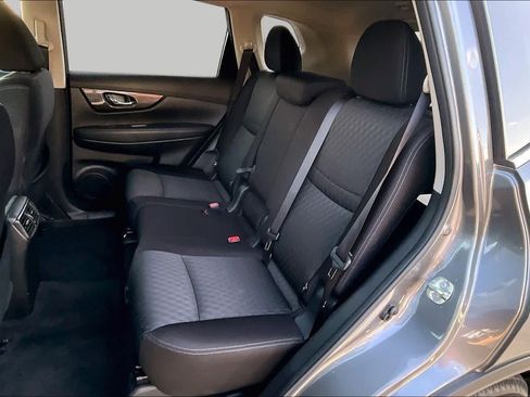 Used 2019 Nissan Rogue SV FWD image 17