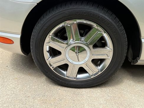 Used 2005 Ford Thunderbird RWD image 34