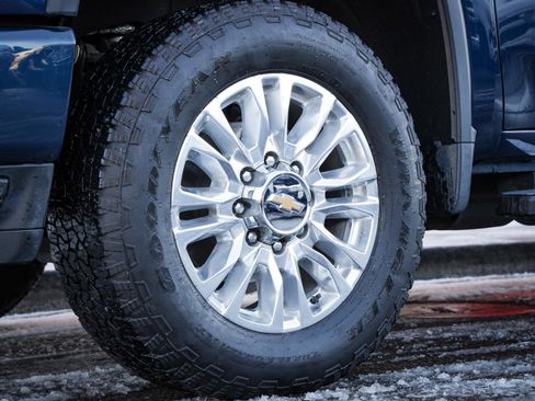 Used 2022 Chevrolet Silverado 2500 High Country image 11