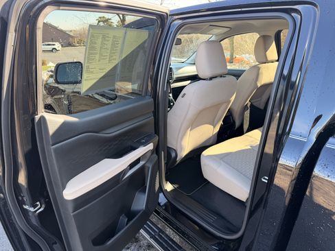 Used 2024 Ford Ranger XLT w/ FX4 Off-Road Package image 11