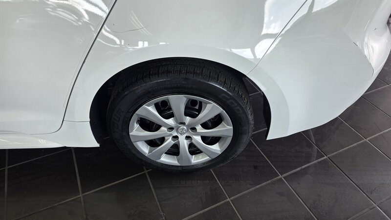Used 2022 Toyota Corolla LE FWD image 25