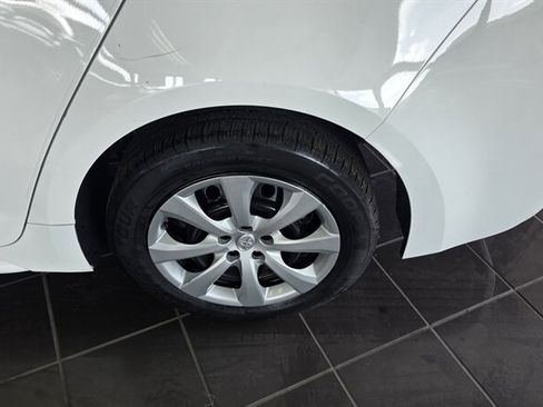 Used 2022 Toyota Corolla LE FWD image 25