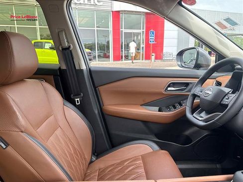 Used 2025 Nissan Rogue Platinum AWD/4WD image 10