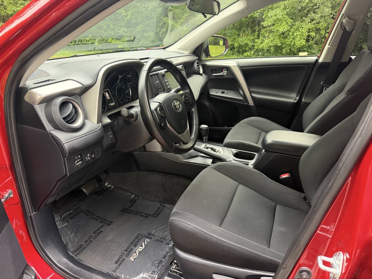 Used 2017 Toyota RAV4 XLE FWD image 9