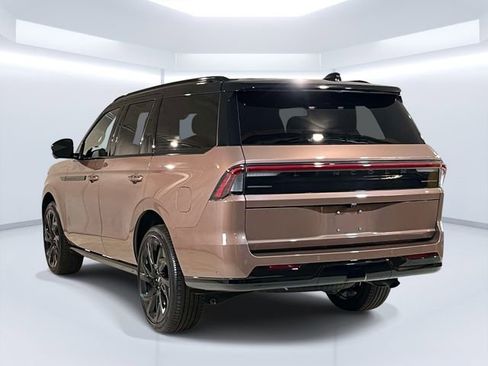 Used 2025 Lincoln Navigator Black Label image 7