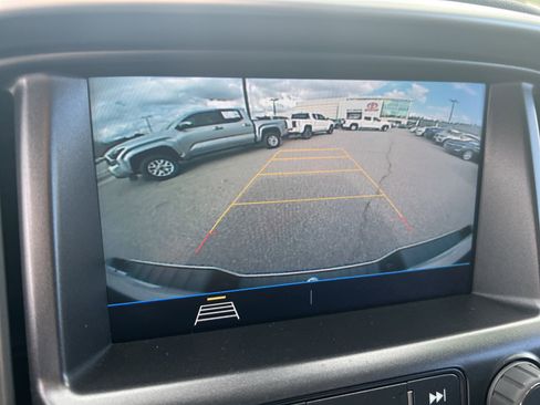 Used 2022 Chevrolet Colorado LT w/ Fleet Safety Package image 7