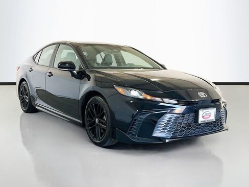 Used 2025 Toyota Camry SE w/ Multimedia Upgrade Package FWD image 3