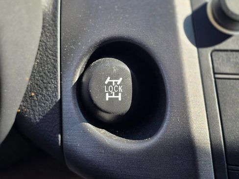 Used 2011 Toyota RAV4 4WD image 36