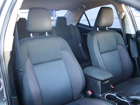 Used 2018 Toyota Corolla LE image 10