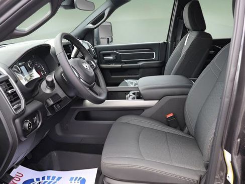 New 2026 RAM 2500 Limited AWD/4WD image 13