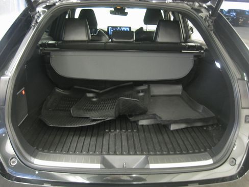 Certified 2021 Toyota Venza XLE image 22