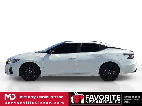 Used 2023 Nissan Maxima SR w/ Sport Mat Group image 3