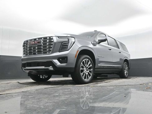 New 2026 GMC Yukon XL Denali w/ Sun & Power Step Package image 37
