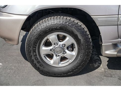 Used 2001 Toyota Land Cruiser AWD/4WD image 9
