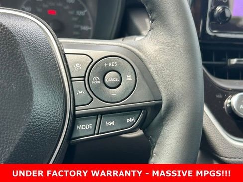 Used 2025 Toyota Corolla Cross LE FWD image 21