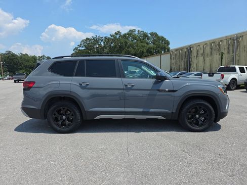 Used 2026 Volkswagen Atlas Peak Edition AWD/4WD image 9