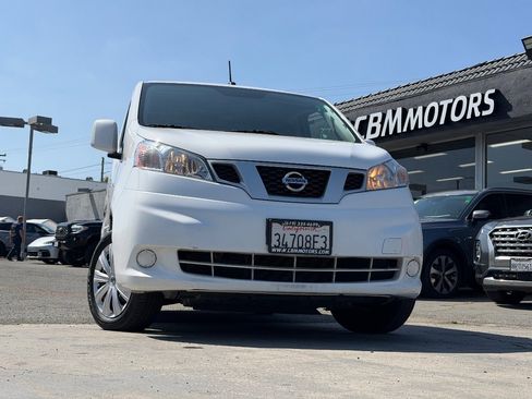 Used 2021 Nissan NV200 SV w/ Back Door Glass Package image 2