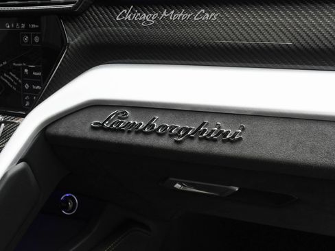 Used 2020 Lamborghini Urus image 26