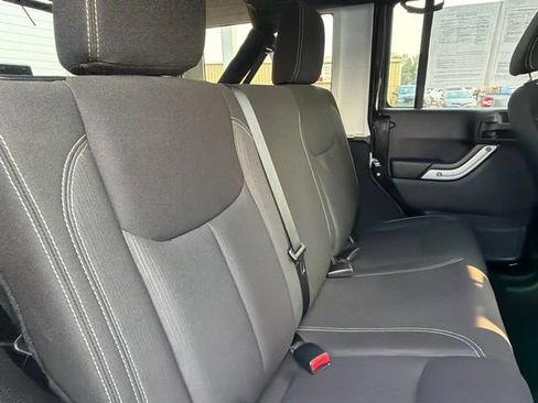 Used 2013 Jeep Wrangler Unlimited Sahara w/ Connectivity Group AWD/4WD image 12