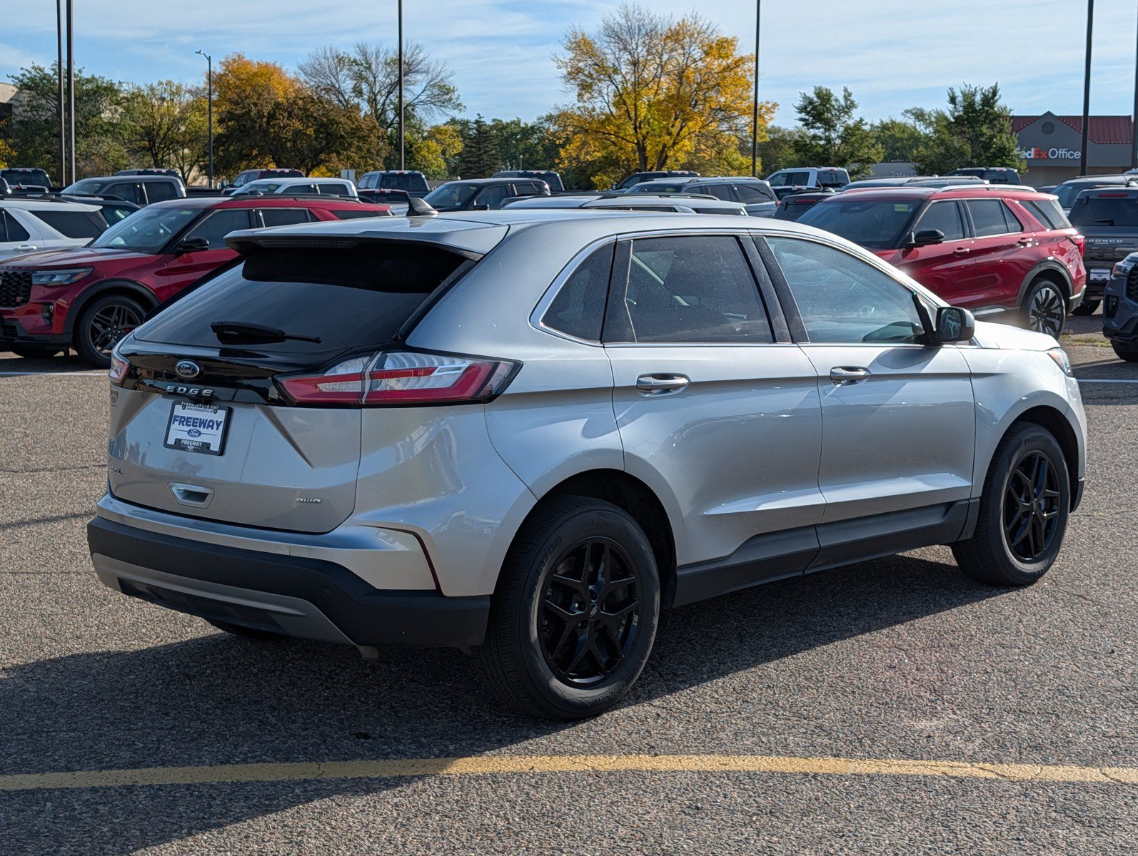 Used 2024 Ford Edge SEL AWD/4WD image 5