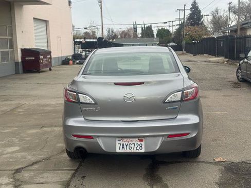 Used 2013 MAZDA MAZDA3 i Sport image 2