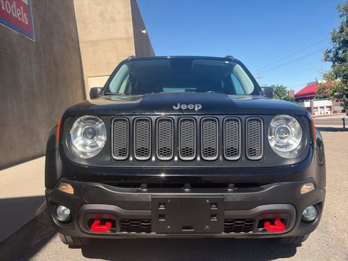 Used 2017 Jeep Renegade Trailhawk AWD/4WD image 21