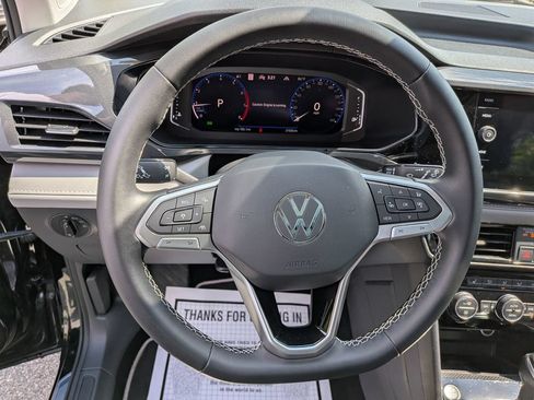 Used 2023 Volkswagen Taos SEL AWD/4WD image 16