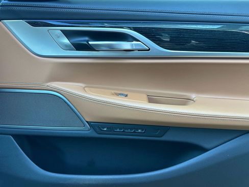Used 2019 BMW 750i xDrive w/ Executive Package image 14