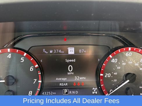 Used 2023 Nissan Titan PRO-4X w/ Pro-4x Convenience Package AWD/4WD image 7