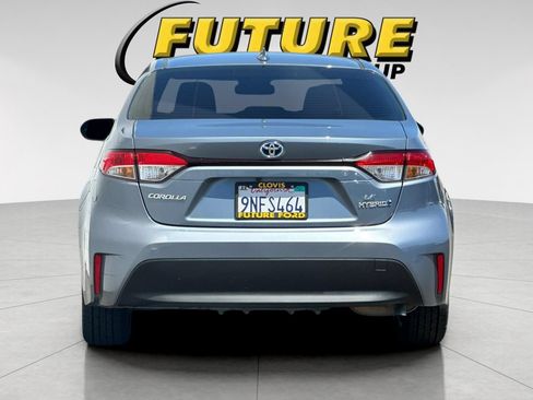 Used 2024 Toyota Corolla LE w/ LE Convenience Package FWD image 4