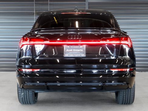 Used 2022 Audi e-tron Premium w/ Convenience Plus Package image 15