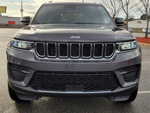 Used 2025 Jeep Grand Cherokee Laredo X image 5