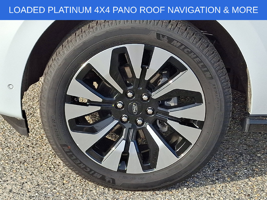 Used 2025 Ford Expedition Platinum w/ Driver's Package AWD/4WD image 8